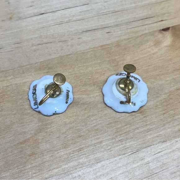 Vintage Limoges France Ceramic Handpainted Courting Couple Screwback Earrings - Picture 5 of 6